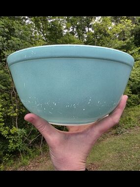 PYREX 403 Turquiose/ robins egg blue Bowl